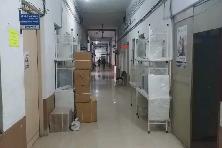 Health Centres in Bhavnagar: સરકારની ગ્રાન્ટ વાપરવામાં પણ ધારાસભ્યોની કંજૂસાઈ, આરોગ્ય કેન્દ્રોમાં હવે થઈ રહી છે સાધનોની ખરીદી
