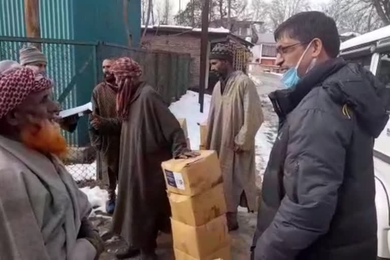 Food kits distributed among nomad families at Anantnag