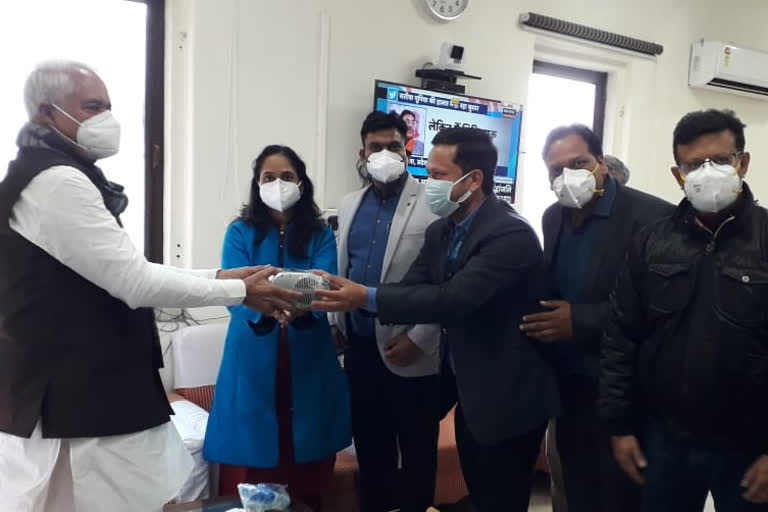 700 nebulizers handed over