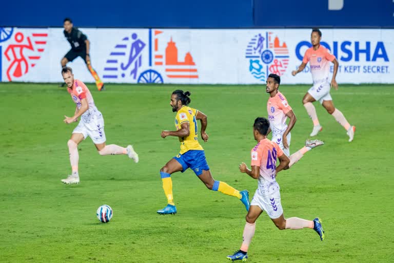 KERALA BLASTERS BEST ODISHA FC  ISL 2022  ISL SCORE  KERALA BLASTERS  MANJAPPADA  ഇന്ത്യൻ സൂപ്പർ ലീഗ്  ഐഎസ്എൽ 2022  കേരള ബ്ലാസ്റ്റേഴ്‌സ്  മഞ്ഞപ്പട  ഒഡീഷയെ തകർത്ത് ബ്ലാസ്റ്റേഴ്‌സ്  കേരള ബ്ലാസ്റ്റേഴ്‌സ് പോയിന്‍റ് പട്ടികയിൽ ഒന്നാമത്