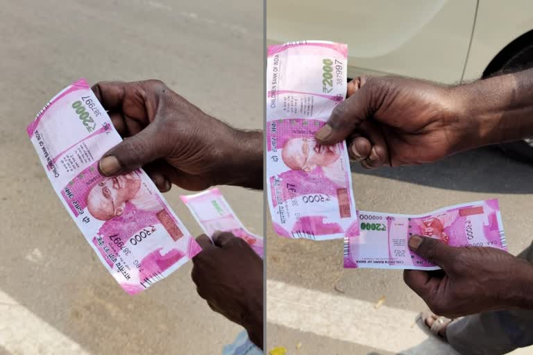 Fake Notes at Madhapur