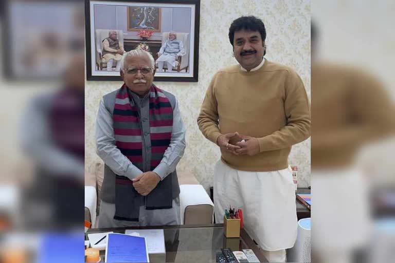 Kuldeep Bishnoi meets Manohar Lal