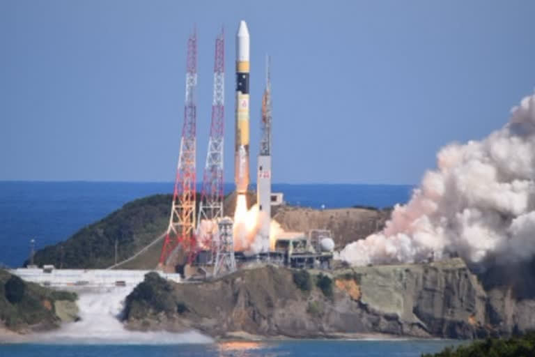 Virgin Orbit launches 7 satellites into orbit