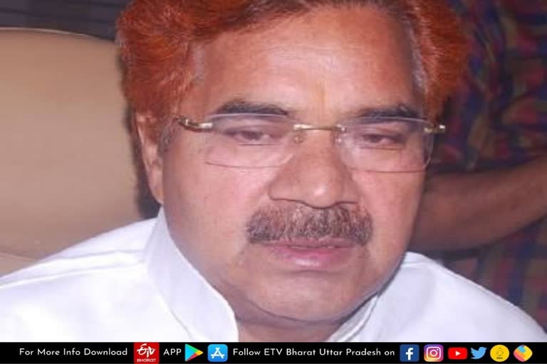 BSP leader Ramveer Upadhyay resigns from BSP  lucknow latest news  etv bharat up news  विधानसभा चुनाव 2022  UP Assembly Election 2022  Uttar Pradesh Assembly Election 2022  UP Election 2022 Prediction  UP Election Results 2022  UP Election 2022 Opinion Poll  UP 2022 Election Campaign highlights  UP Election 2022 live  up chunav 2022  UP Election 2022  up election news in hindi  up election 2022 district wise  UP Election 2022 Public Opinion  यूपी विधानसभा चुनाव 2022  यूपी में विधानसभा चुनाव  यूपी के जनपद हाथरस  विधानसभा सीट सादाबाद  सादाबाद से पांच बार रहे विधायक  विधायक रामवीर उपाध्याय  उपमुख्‍यमंत्री डॉ. दिनेश शर्मा