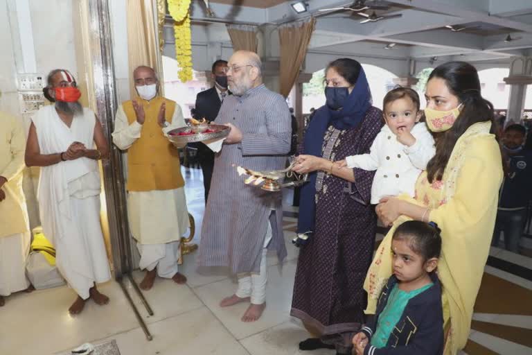 Amit Shah In Ahmedabad: કેન્દ્રીય ગૃહપ્રધાન અમિતશાહે પરિવાર સાથે જગન્નાથ મંદિરમાં કરી પૂજા