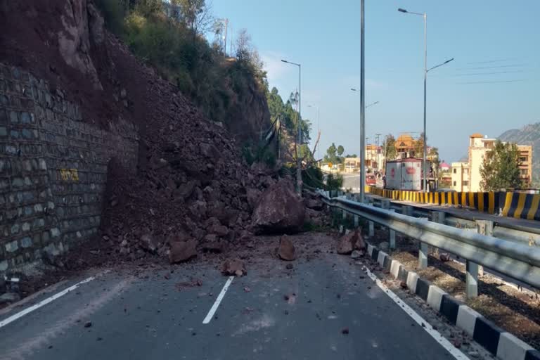 landslide near Kumarhatti