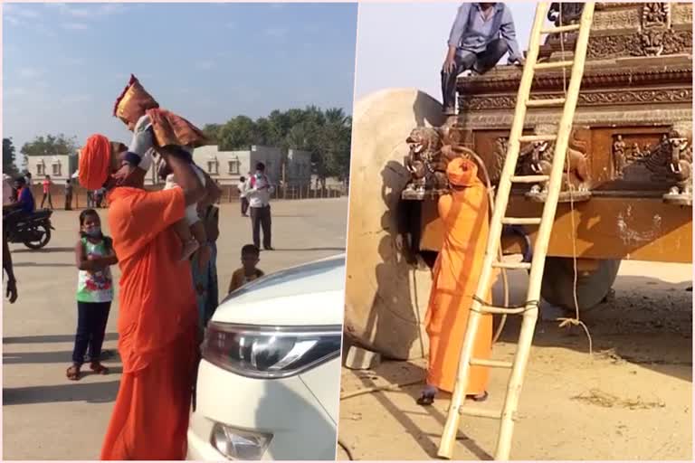 GaviShree play with child in Koppal, Chariot cleaned by Gavi Shri swamiji, Koppal news, ಮಗುವಿನೊಂದಿ ಆಟವಾಡಿದ ಗವಿ ಶ್ರಿಗಳು, ರಥ ಸ್ವಚ್ಛಗೊಳಿಸಿದ ಗವಿಶ್ರೀಗಳು, ಕೊಪ್ಪಳ ಸುದ್ದಿ,