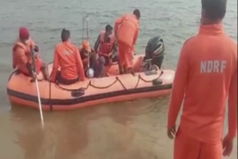 Surat Boat incident: સુુરતમાં આમલીડેમમાં નાવ પલટવાથી સાતના મોત