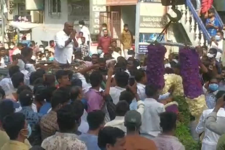 ysrcp mlc ramesh yadav birthday celebration