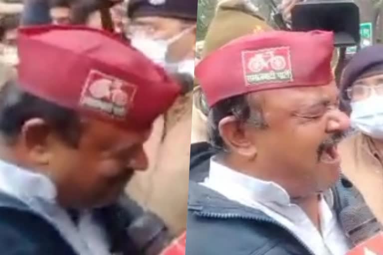 Samajwadi leader attempts suicide outside party office  Aditya Thakur attempt suicide after denied of party ticket  UP Assembly Election  ആത്മഹത്യയ്‌ക്ക് ശ്രമിച്ച് എസ്‌.പി നേതാവ്  ഉത്തര്‍പ്രദേശ് നിയമസഭ തെരഞ്ഞെടുപ്പ്  ലഖ്‌നൗവിലെ സമാജ്‌വാദി പാർട്ടി ഓഫിസ്