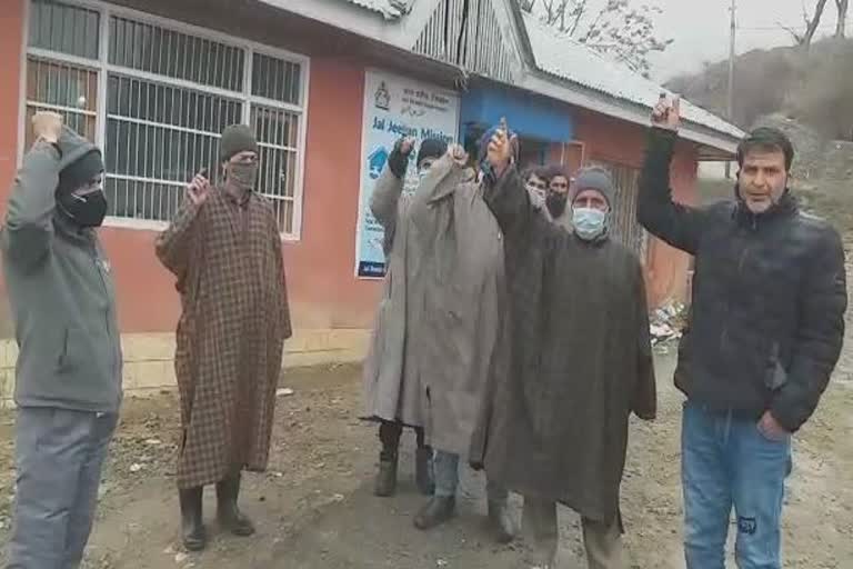 jal-shakti-bandipora-casual-employees-protest-for-not-giving-skill-development-training