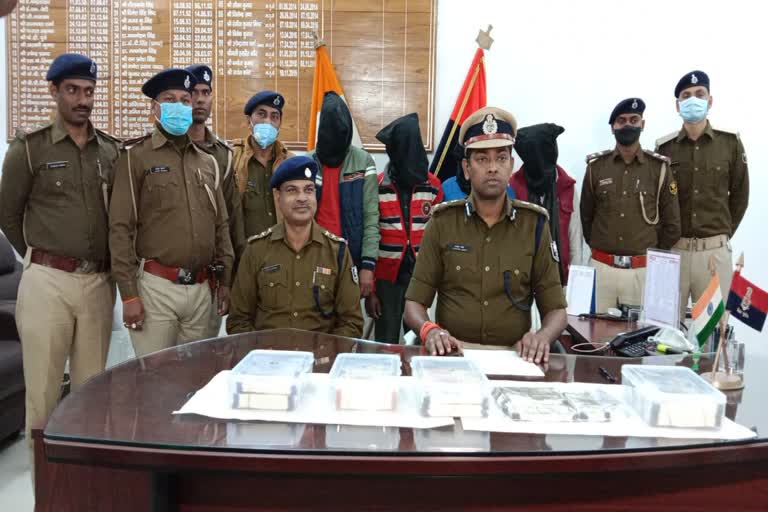मुजफ्फरपुर में नकली नोट के साथ चार गिरफ्तार