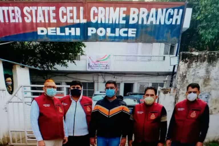 delhi crime branch arrested rewarded criminal