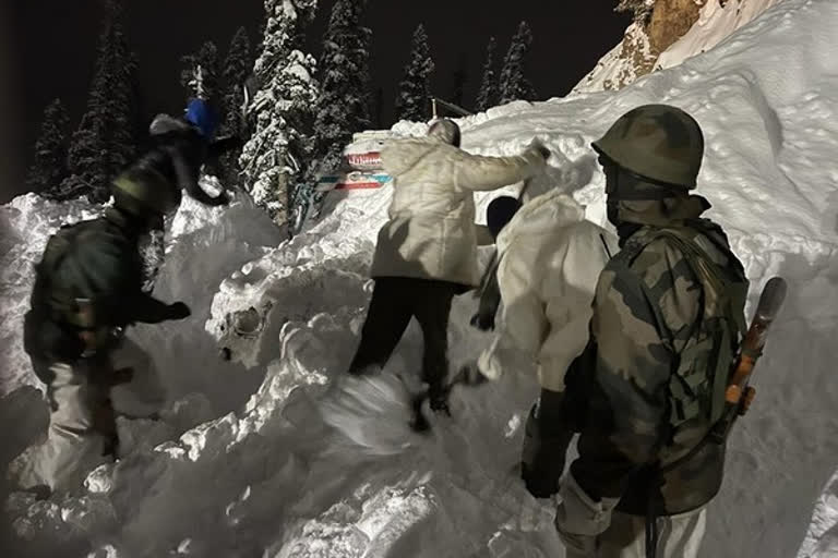 Twelve vehicles were retrieved during the day on Tuesday after the avalanche and snow slides clearance from the road. BRO GREF played a difficult but stellar role in snow clearance amidst dangerous conditions.