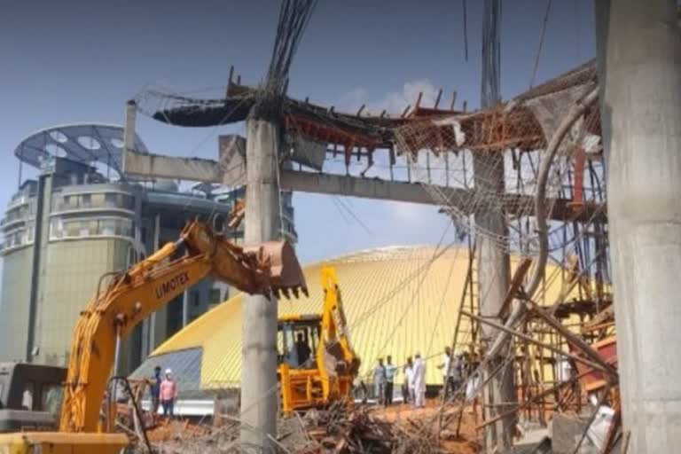 under construction building collapsed in kozhikode latest  markaz knowledge city building collapse  panchayat inquiry on building collapse in kozhikode  കോഴിക്കോട് കെട്ടിടം തകര്‍ന്നു വീണു  മർക്കസ് നോളജ് സിറ്റി നിര്‍മാണ പ്രവര്‍ത്തികള്‍ പരിശോധന  കോടഞ്ചേരി പഞ്ചായത്ത് പരിശോധന  മർക്കസ് നോളജ് സിറ്റി കെട്ടിടം തകര്‍ന്നു വീണു