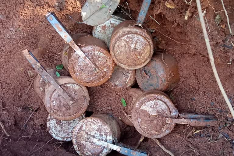 15-ied-bomb-found-in-seraikela-planted-by-naxalites