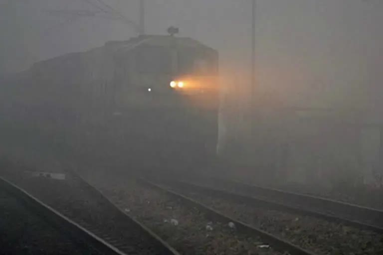 trains-running-late-due-to-fog-in-north-india