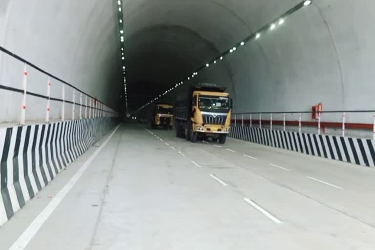 kuthiran second tunnel opens  benefit of kuthiran tunnel  construction of kuthiran tunnel  കുതിരാനിലെ രണ്ടാമെത്തെ തുരങ്കം തുറന്നു  കുതിരാന്‍ തുരങ്കത്തിന്‍റെ ഗുണം  കുതിരാന്‍ തുരങ്കത്തിന്‍റെ നിര്‍മാണം
