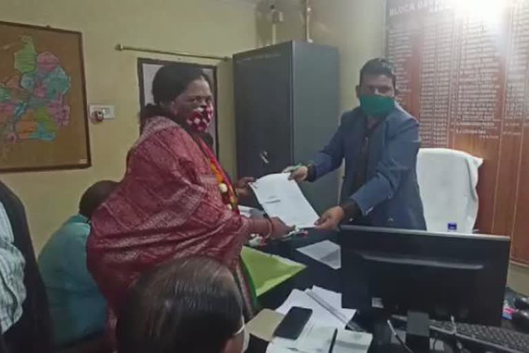 satyabadi mla umakanta samantaray wife filed nomination