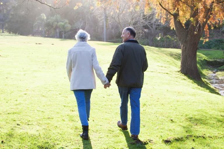 Walking may decrease risk of Type 2 diabetes among older adults, study on diabetes, who is at risk of having diabetes, how to prevent diabetes, elderly health tips