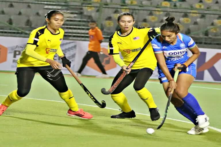 Women Asia Cup Hockey  Women Asia Cup  Hockey Match  Sports News  Hockey India beat Malaysia  वंदना कटारिया  नवनीत कौर  शर्मिला देवी  महिला एशिया कप हॉकी टूर्नामेंट  महिला एशिया कप  हॉकी टूर्नामेंट