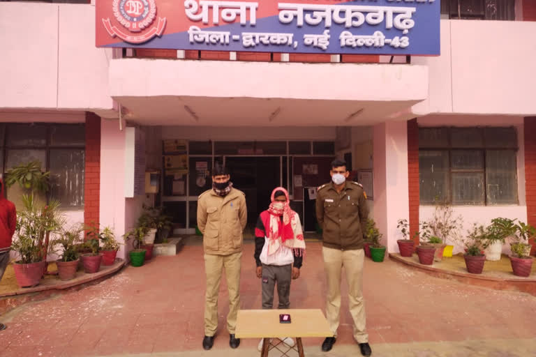 पुलिस की गिरफ्त में आरोपी