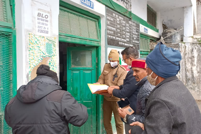 SDM Mussoorie inspects polling booths