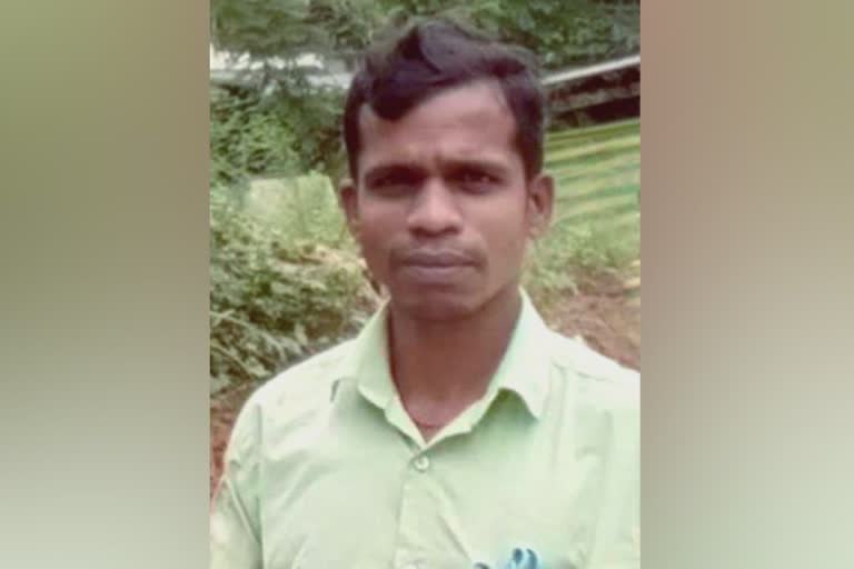 Puthucode man beaten to death during family dispute  young man beaten to death during family dispute in Vadakkencherry Palakkad  പാലക്കാട് കുടുംബവഴക്കിനിടെ യുവാവ് അടിയേറ്റു മരിച്ചു  വടക്കഞ്ചേരി ബന്ധുക്കളുടെ മർദനമേറ്റ യുവാവ് മരിച്ചു  പുതുക്കോട് തച്ചനടി യുവാവ് തലയ്ക്കടിയേറ്റ് മരിച്ചു