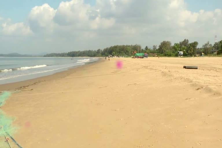 very less tourists in uttara kannada beaches