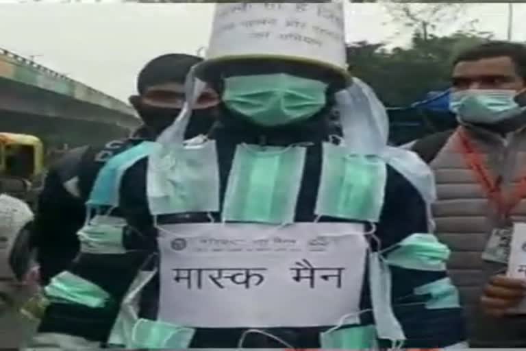 Mask man roaming the streets of Ghaziabad