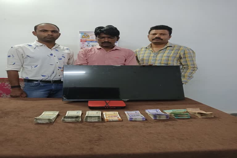 Police arrested a vicious thief in Raipur