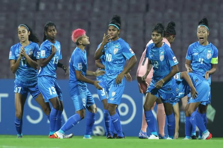 India vs Chinese Taipei Called-off Due to Covid-19 Outbreak  Indian womens football team covid  ഇന്ത്യൻ വനിത ഫുട്‌ബോൾ ടീമിലും കൊവിഡ് വ്യാപനം  ഇന്ത്യൻ വനിത ഫുട്‌ബോൾ ടീമിൽ 13 താരങ്ങൾക്ക് കൊവിഡ്  എഎഫ്‌സി ഏഷ്യൻ കപ്പ് വനിതാ ഫുട്ബോൾ ടൂർണമെന്‍റ്  13 players tests positive in indian womens football team