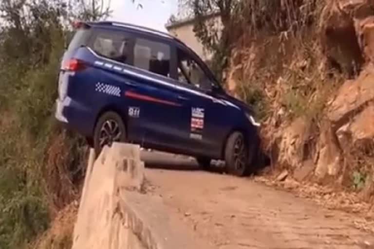 Man Showed driving skill,car on a dangerous Hill Area