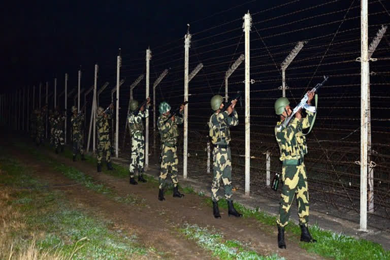 BSF patroling along jammu kashmir border