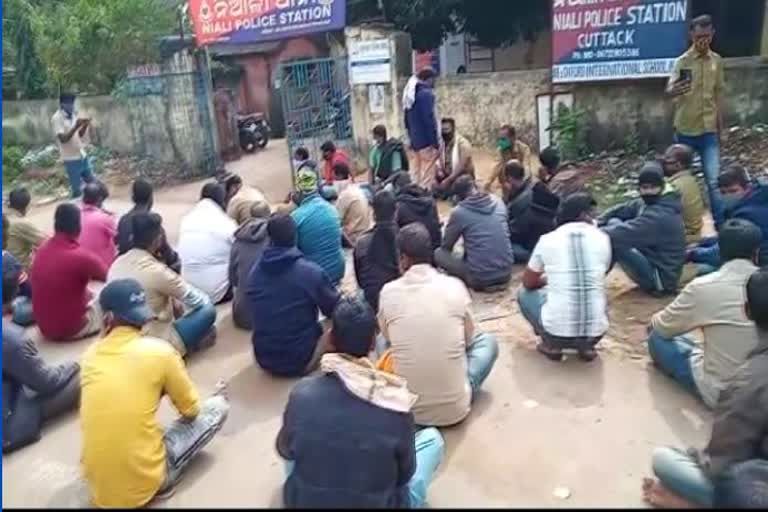 driver association protest  infront of niali police station