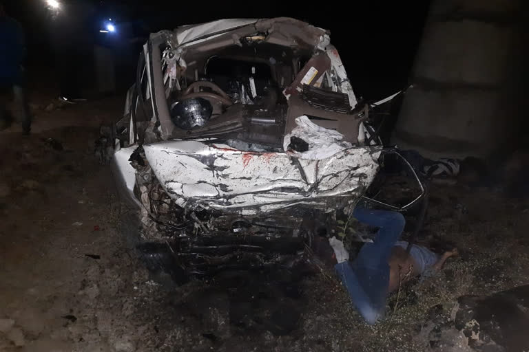 7 killed as car falls under bridge in Maharashtra, medical student died in maharashtra road accident, mla son died in road accident, maharashtra road accident news, ಮಹಾರಾಷ್ಟ್ರದಲ್ಲಿ ಸೇತುವೆ ಮೇಲಿಂದ ಕಾರು ಬಿದ್ದು ಏಳು ಜನ ಸಾವು, ಮಹಾರಾಷ್ಟ್ರ ರಸ್ತೆ ಅಪಘಾತದಲ್ಲಿ ಮೆಡಿಕಲ್​ ವಿದ್ಯಾರ್ಥಿಗಳು ಸಾವು, ರಸ್ತೆ ಅಪಘಾತದಲ್ಲಿ ಶಾಸಕ ಪುತ್ರ ಸಾವು, ಮಹಾರಾಷ್ಟ್ರ ರಸ್ತೆ ಅಪಘಾತ ಸುದ್ದಿ,