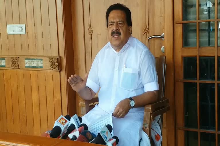 congress leader ramesh chennithala against lokayukta amendment  ലോകായുക്ത നിയമഭേദഗതിക്കെതിരെ രമേശ് ചെന്നിത്തല  ലോകായുക്ത നിയന്ത്രിക്കാന്‍ സർക്കാർ ഓർഡിനൻസ്  ലോകായുക്ത ഓർഡിനൻസിനെതിരെ ചെന്നിത്തല  State Government with ordinance to regulate Lokayukta