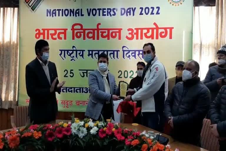 dc shimla on national voters day