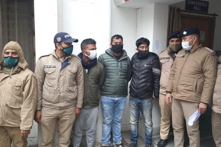 SOG arrested 3 bookies in Rudrapur