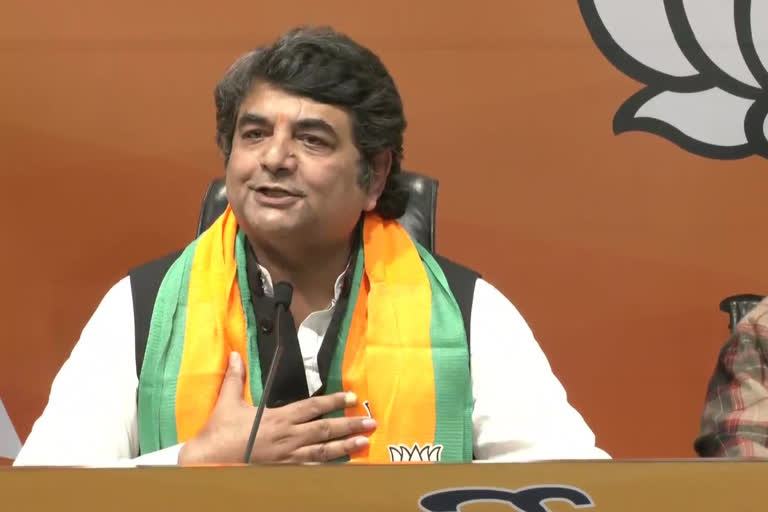 RPN Singh heaps praise on Modi, while Congress calls him 'coward'