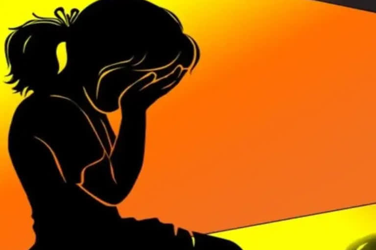 Eight-year-old girl raped in Delhi  Delhi the rape capital of India  Crime against women in India  ഡൽഹിയിൽ എട്ട് വയസുകാരിക്ക് നേരെ കൂട്ടബലാത്സംഗം  two minors gang-raped Eight-year-old girl in Delhi  ഡൽഹിയിലെ ന്യൂ ഉസ്‌മാൻപൂരിൽ പെണ്‍കുട്ടിയെ ബലാത്സംഗം ചെയ്‌തു.  ന്യൂ ഉസ്‌മാൻപൂരിൽ എട്ട് വയസുകാരിക്ക് നേരെ പീഡനം