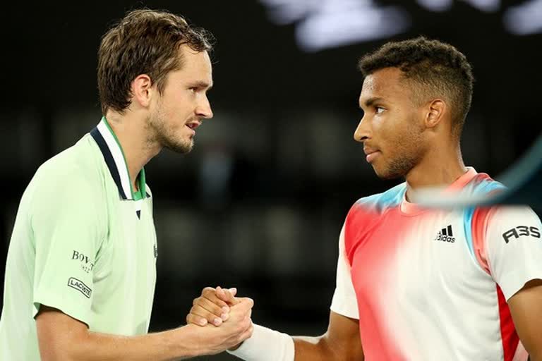 australian open  daniil medvedev- Felix Auger-Aliassime  daniil medvedev into semis of australian open  ഓസ്‌ട്രേലിയന്‍ ഓപ്പണ്‍  ഡാനില്‍ മെദ്‌വദേവ് സെമിയില്‍  ഫെലിക്‌സ് ഓഗര്‍ അലിയസിം