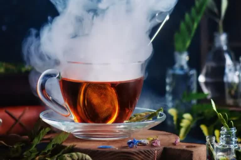 6 Amazing teas to help you unwind after a long day  Chamomile Tea  Rose Tea  Holy Basil Tea  Ginger Tea  Matcha Tea  Mint / Lemon Green Tea  കാമോമൈല്‍ ടീ  റോസ് ടീ  തുളസി ചായ  പുതിന / നാരങ്ങ ഗ്രീൻ ടീ  ചായയുടെ ഗുണങ്ങള്‍