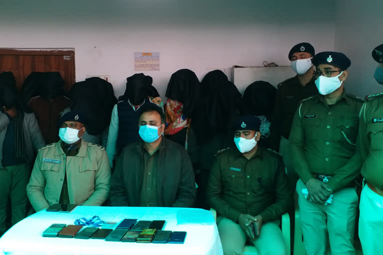 Sex Racket Busted in Gaya: سیکس ریکیٹ میں ملوث 15 افراد گرفتار