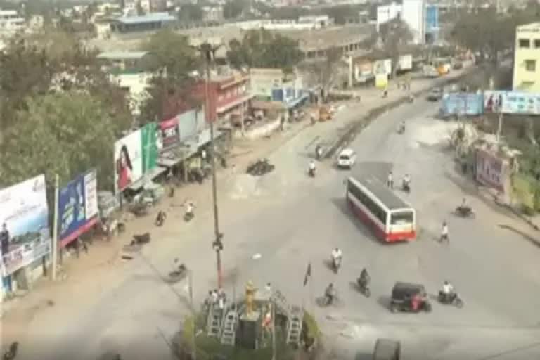 Thuruvihala police inspect the place