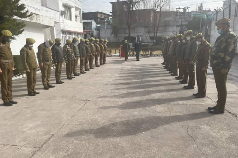 Martyrs Day Observed in Rajouri: یوم شہدا کے موقع پر تمام پولیس یونٹز میں دو منٹ کی خاموشی