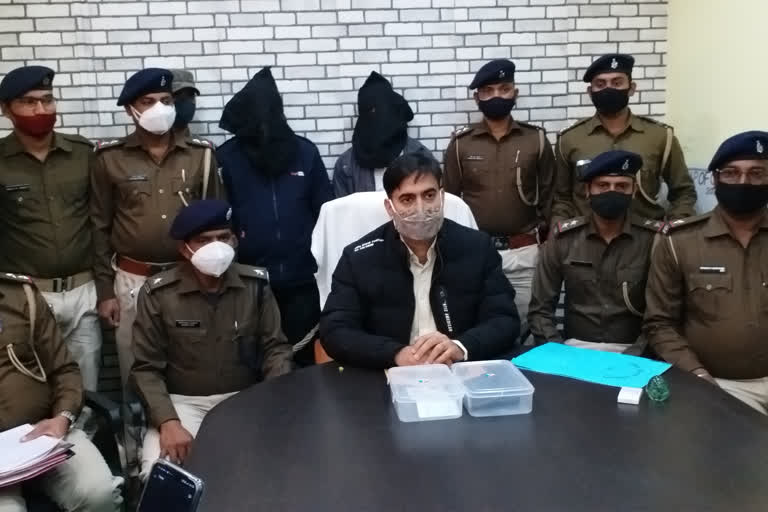 झारखंड में ठगी के आरोप में बिहार के दो ठग गिरफ्तार