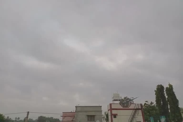 Gujarat Weather Report : આગામી દિવસોમાં કમોસમી વરસાદની સંભાવના, જાણો આજનું તાપમાન