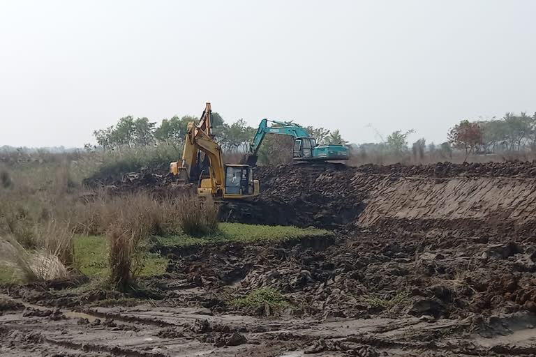 BJP attacks govt as fisheries are created at singur