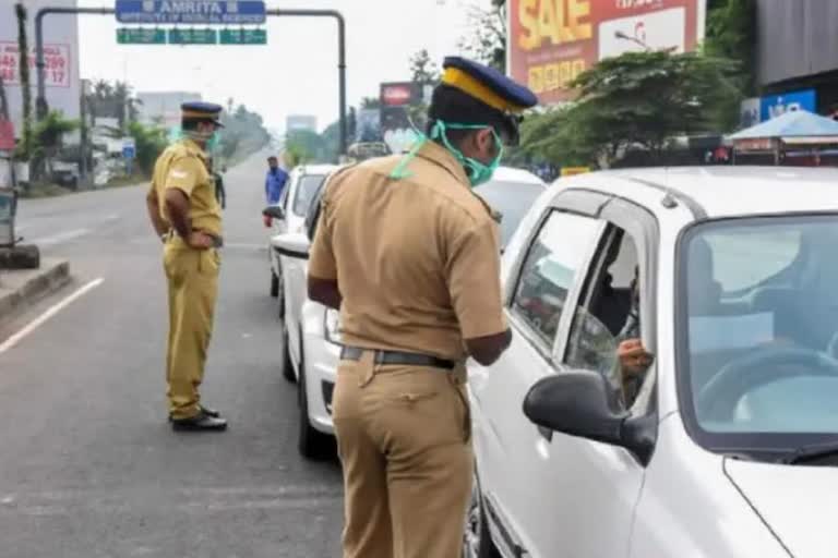 കേരളത്തില്‍ സി കാറ്റഗറി, ഞായറാഴ്‌ച നിയന്ത്രണങ്ങള്‍ തുടരും  Kerala Covid Restrictions will continue  Kerala Covid Restrictions  Kerala Covid latest news  കേരളത്തിലെ കൊവിഡ് കണക്ക്